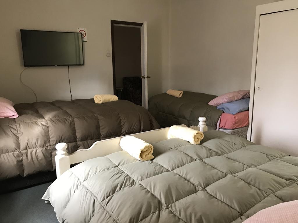 Hostal Torres Del Paine Punta Arenas Exterior photo