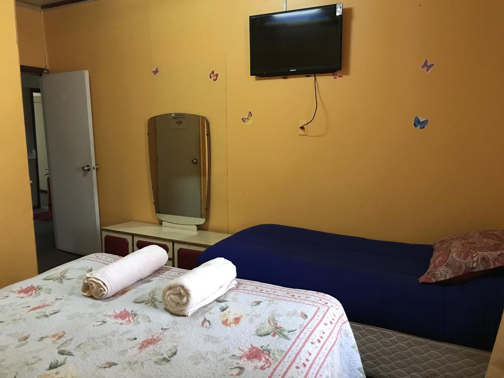 Hostal Torres Del Paine Punta Arenas Exterior photo