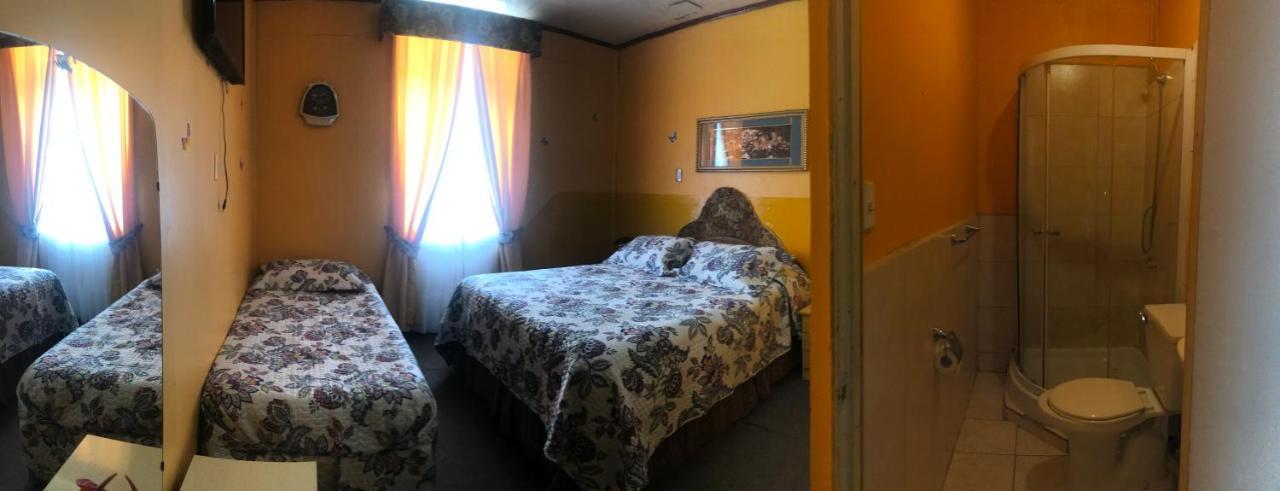 Hostal Torres Del Paine Punta Arenas Exterior photo