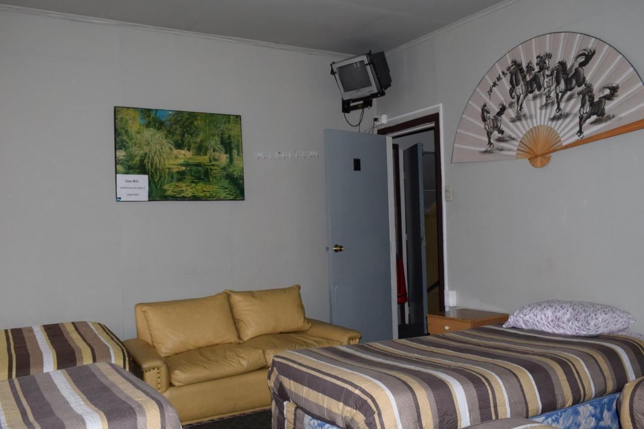 Hostal Torres Del Paine Punta Arenas Exterior photo